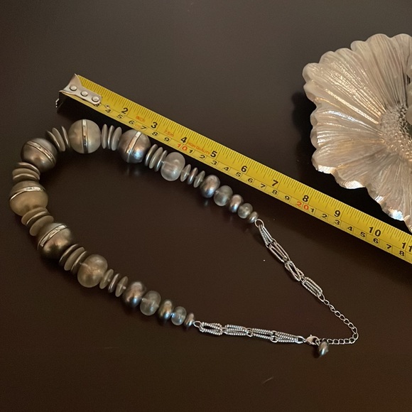 Beaded necklace - Picture 2 of 3